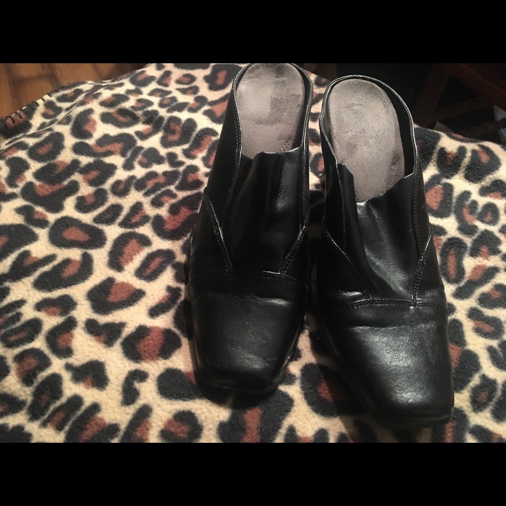 Aresoles Black mules size 8.5